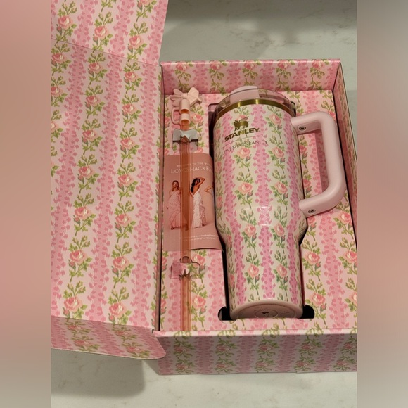 The Stanley x LoveShackFancy Quencher | 40 OZ - Blooming Heirloom NIB - Picture 4 of 8